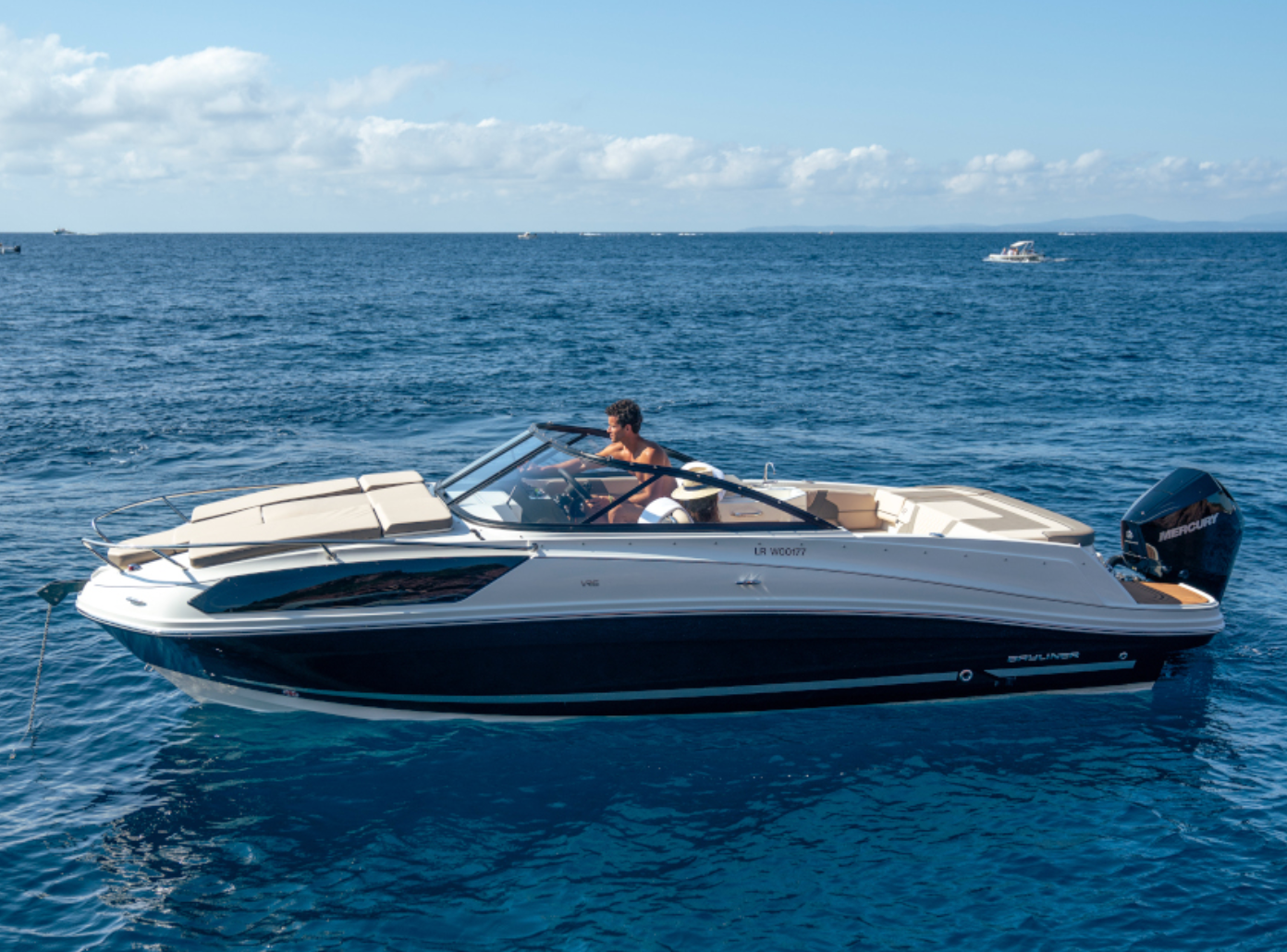 Bayliner VR6 Cuddy sportiškas motorinis laivas